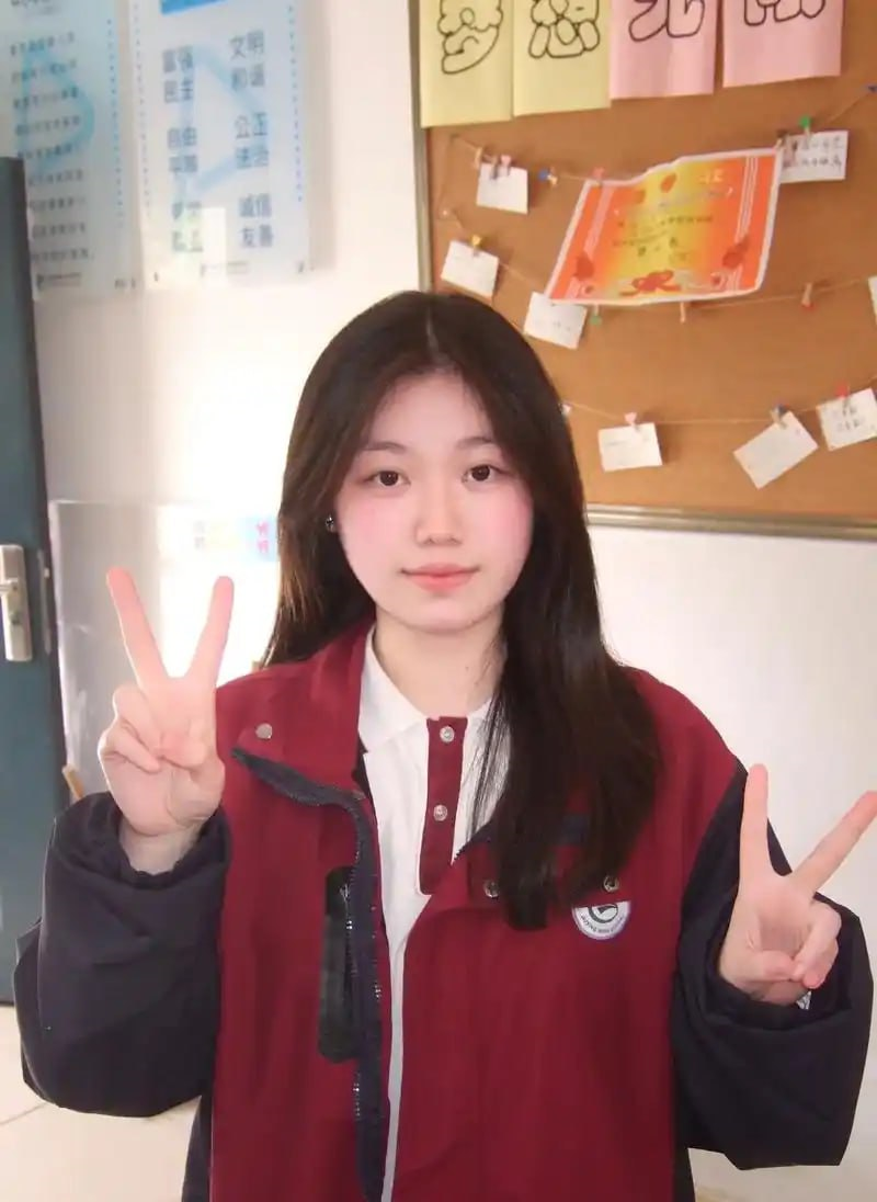 黄莉